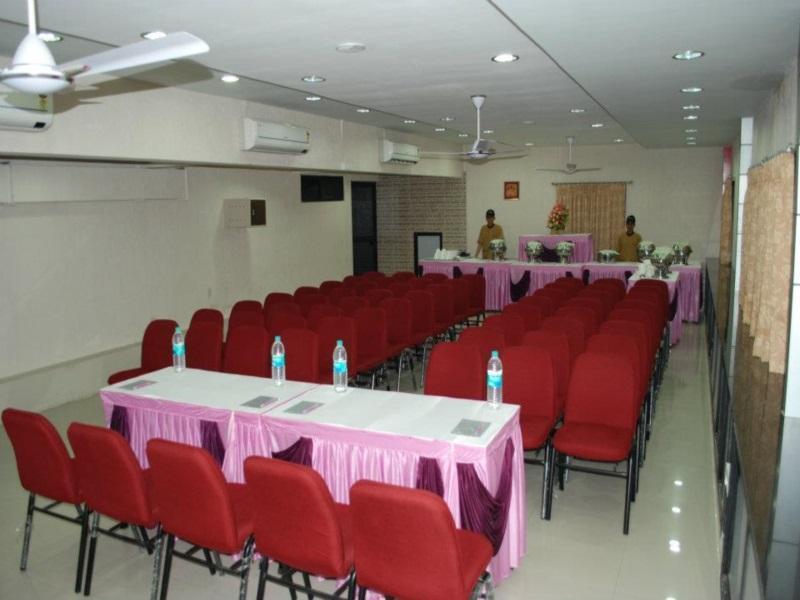 Hotel Rudra Regency アーメダバード エクステリア 写真