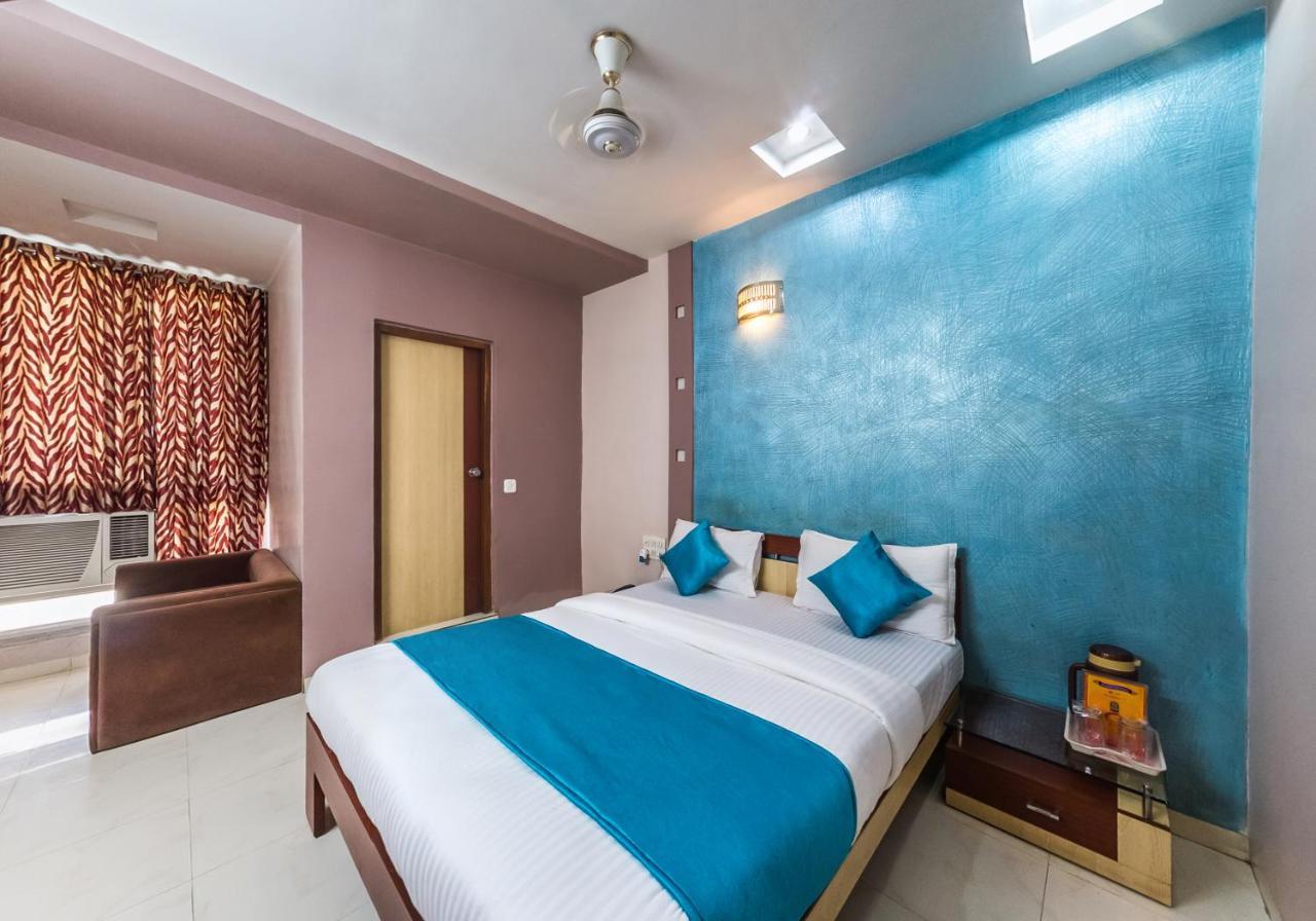 Hotel Rudra Regency アーメダバード エクステリア 写真