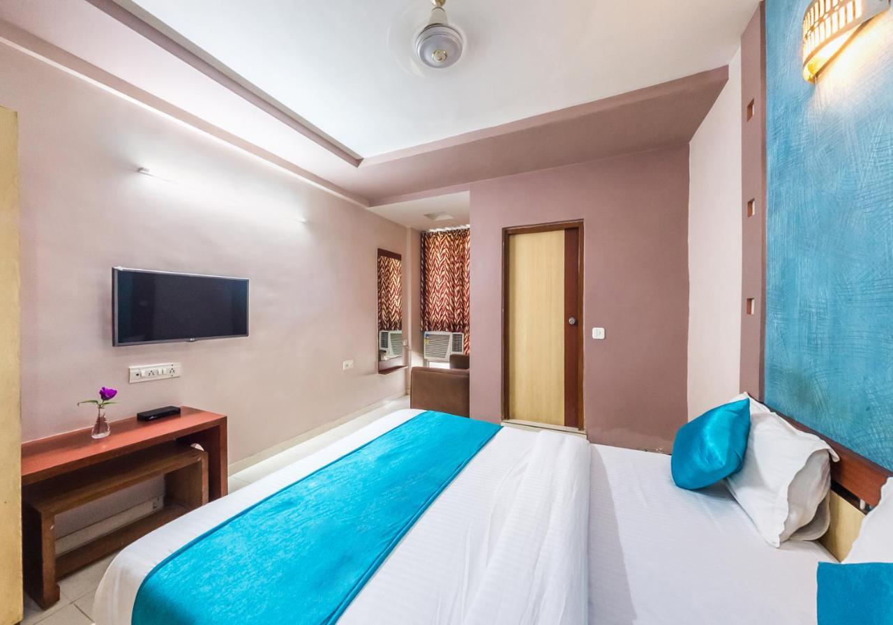 Hotel Rudra Regency アーメダバード エクステリア 写真